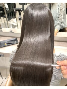 キュア 表参道(CURE) 黒髪/グレージュカラー/ココアベージュ/ヘルシーロング[表参道]