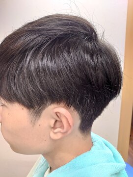 ヴェルデ シンバシ(VERDE SHINBASHI) 爽やかショートマッシュ ツーブロック ビジネス 学生 黒髪　束感