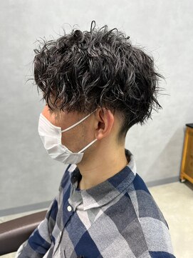 リット×ベリエ(Lit.×belier) ツイストスパイラルパーマセンターパート波巻きスパイラルパーマ