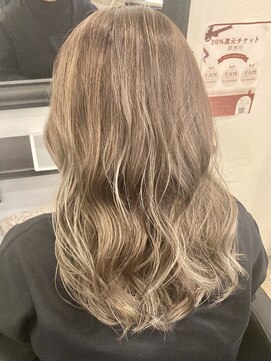 フィアート ヘアドレッシング サロン(Fiato Hairdressing Salon) ベージュカラー