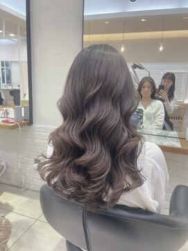 アピッシュ アオヤマ(apish AOYAMA) ［魅力倍増カール］上からしっかりカールのコテ巻きパーマ