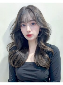 レイラバイアフロート 吉祥寺(Lila by afloat) くびレイヤーグレーベージュ小顔 20代30代40代