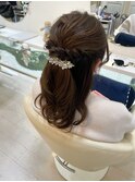 ミディアムアレンジ♪綺麗めねじりハーフアップ