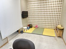 お子様と一緒でも周りに気を使わない【キッズスペース付き個室】！！