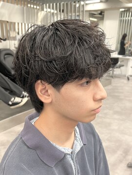 バイフィフス 原宿/表参道(by fifth) 原宿ルーズパーマメンズカットセンターパートウルフツーブロック