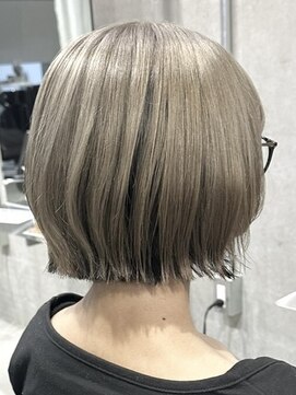 ルイ(ROUIS produced by LUCK 津田沼) アンブレラカラー/白髪ぼかし/インナーカラー/ブリーチ