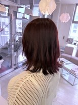 ヘアメイクアン(Hair Make Une)&nbsp;# 深みレッド×外ハネレイヤーが可愛い♪