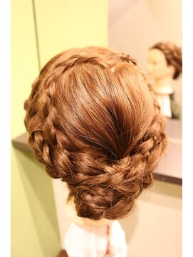 ヘアサロン ササヨシ(hair salon SASAYOSHI) ハート型編み込みヘアアレンジ