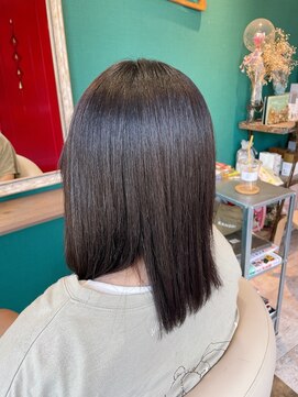 ミリ(miliii___.) ツヤツヤ縮毛矯正