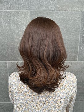 メゾン アヴァロ(Maison Avallo) #ナチュラルブラウンカラー　#くびれモテミディアム