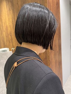 ビュートリアム 南青山(BEAUTRIUM) ミニボブ 顎ラインボブ 大人ショートボブ イルミナ 30代40代