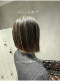 切りっぱなしボブ×ハイライトカラー