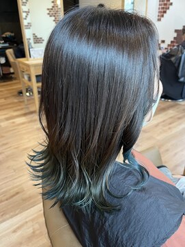 ジーナ 難波(Zina) 裾カラー×グリーン