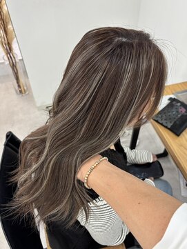 ウル 岡山駅店(ULu.) ハイライトハイトーンダブルカラー20代30代40代前髪長めULu