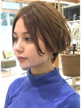 サーカス バイ ビュートリアム 青山(CIRCUS by BEAUTRIUM) ひし形シルエット　ショートボブ　手入れ簡単　30代　40代　50代