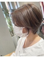 ライズ バイ レボ(RISE by REVO)&nbsp;ペールベージュセクションカラーグラデーションカラー外ハネボブ