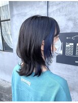 ホワイトルーム(White Room)&nbsp;ミディアムウルフ+ネイビーブルーのインナーカラー