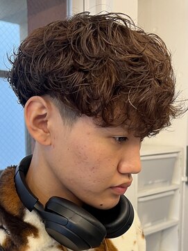 バイフィフス 原宿/表参道(by fifth) 原宿メンズマッシュウルフ無造作シャドウパーマツーブロック黒髪