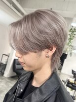 イリ 梅田(ili) センターパートウルフ/シルバーベージュ