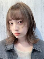 ふんわり感UP！くびれレイヤー×透明感カラーで旬の抜け感ヘア