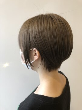 リール(reel) 【reel hair  design】メリハリショート×グレージュ×耳かけ