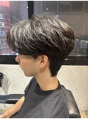 【毛流れで魅せる、品のあるセンターパート】