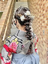 《トレンド感あるゆるふわ編み下ろしアレンジ》[卒業式着付け/横浜駅/インナーカラー/ダブルカラー］