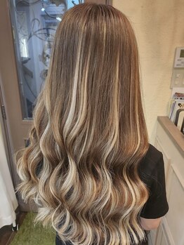 マジックマッシュ(Magic Mush)の写真/【梅田駅近く】高級人毛シールエクステが大人気♪カットやカラーと上手く馴染ませ大満足な仕上がりに☆