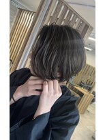 ユルム 深谷稲荷 立体感とツヤ髪を引き立てるハイライトカラー