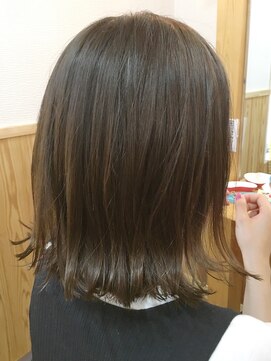 ララテラス(LaLa Terrace) ~LaLa Terrace流~ダークグレージュ×切りっぱなしボブ