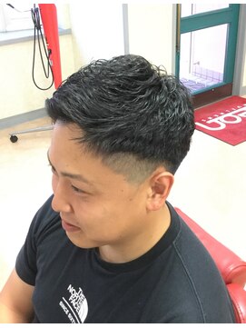 ミューレンス レオン(MUELHENS LEON) ツーブロフォワード コテパーマ サイド抑え