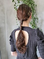 テトヘアー(teto hair) ヘアセット　ポニーテール　ローポニー　オシャレシンプル　金箔