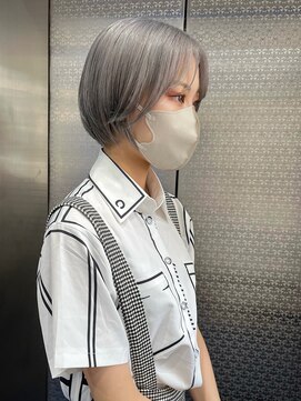 ホワイト 梅田(white) #憧れホワイトシルバー