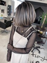 キング 高槻(K!ng)&nbsp;【枚方、高槻】ホワイトハイライト/アッシュ