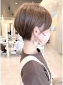 耳掛けショート/丸みショートボブ/マッシュショート/ベージュ