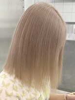 ウィコ 新宿(WICO)&nbsp;ペールベージュ[新宿駅/大人ガーリー/ダブルカラー]