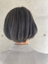 リバレッジ 白金(Leverage)&nbsp;大人グレーカラーショートボブ：Erika Fukunaga