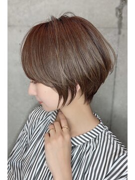リークフー(Ree cu fuu) オリーブベージュ　レイヤーカット　ひし形ショートボブmori