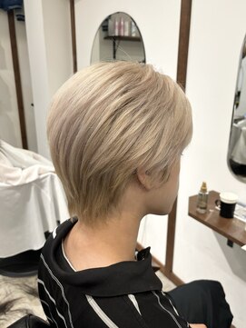 ルイ(ROUIS produced by LUCK 津田沼) ROUIS 津田沼 ホワイト