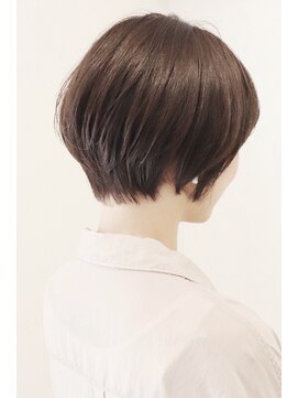 アイ(I.) 【 Ｉ. 】30代からの襟足すっきり前下がりショートボブ　川口