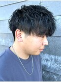 メンズセンターパートツイストスパイラルシャドウパーマ眉毛