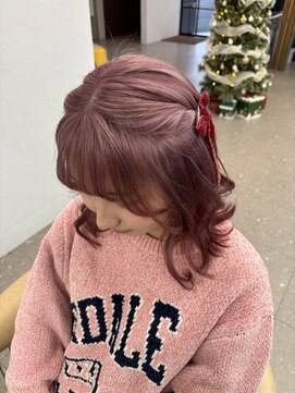 ピンクベージュ