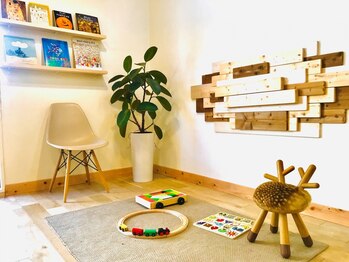 チル ヘアサロン(Chill hair salon)の写真/お子様カットも気軽にご相談ください★忙しいママも、お子様とご一緒の空間で周りを気にせずゆったり◇