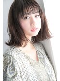 こなれ感が可愛いラフな外はねボブミディ