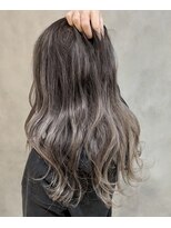 リルア 博多(LIRUA)&nbsp;グラデーションカラー・グレー