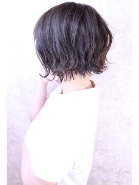 キャアリー(Caary) 福山市イルミナカラーグレージュ　外ハネ人気Caaryショートボブ