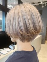 アルバム 銀座(ALBUM GINZA)&nbsp;ホワイトベージュ_スリークボブ厚めバングローライト_ba289672