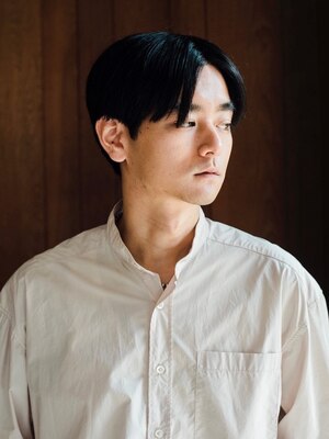 男性も通いやすい雰囲気の《CABANON》古着にも似合う、気取り過ぎないこなれ感のあるヘアスタイルを。