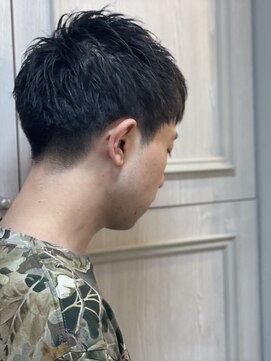 ミリオンバックス 上野(Million Bucks) ショートレイヤー<理容室>[メンズ/シェービング/床屋/上野]