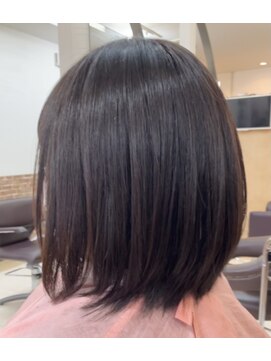 カットハウス はさみの部屋 レイヤーボブ/アッシュベージュ/外ハネ/シースルーバング